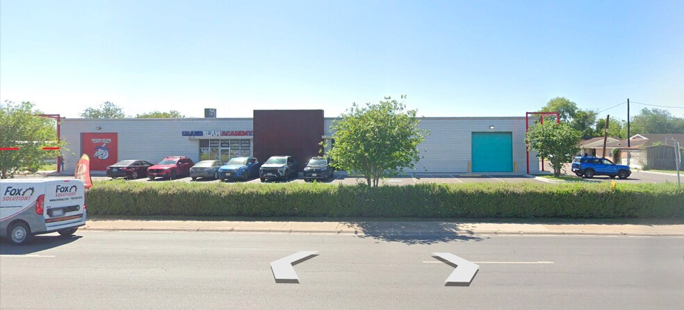 More Photos Of 525 2nd St, McAllen General Retail For Lease