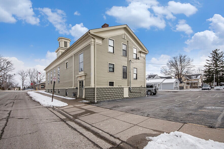 More Photos Of 206 S Main St, Romeo Freestanding For Sale