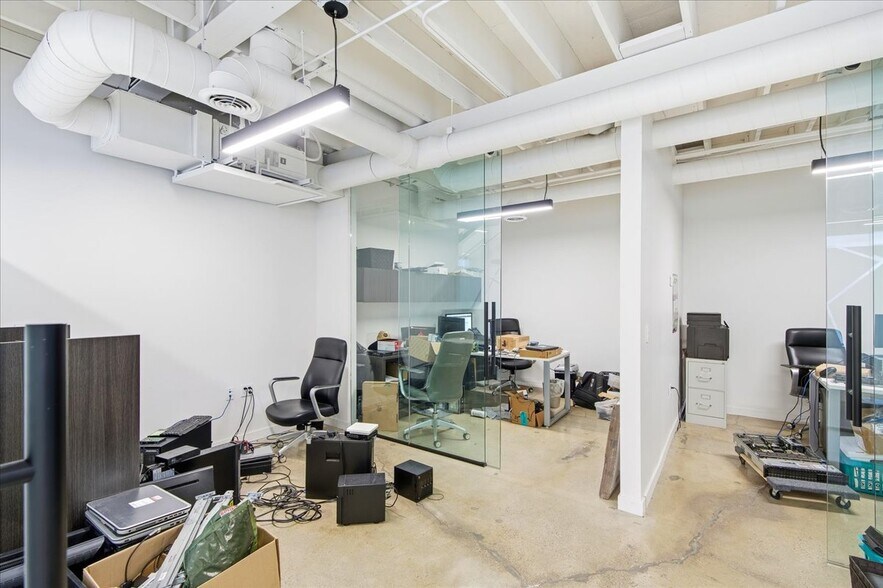 More Photos Of 3444 E Anaheim St, Long Beach Office For Sale