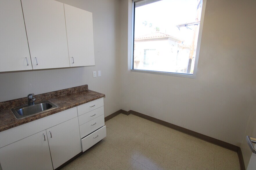 More Photos Of 800 S Central Ave, Glendale Medical For Lease