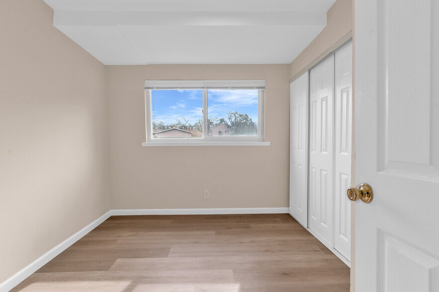 More Photos Of 1180 Saranap Ave, Walnut Creek Apartments For Sale