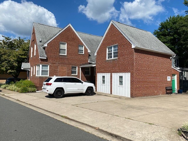 More Photos Of 9329 Battle St, Manassas Office For Sale