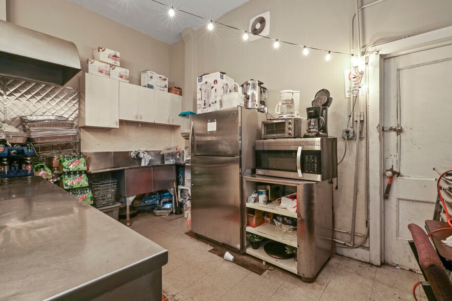 More Photos Of 7202 Myrtle Ave, Glendale Lodge Meeting Hall For Sale