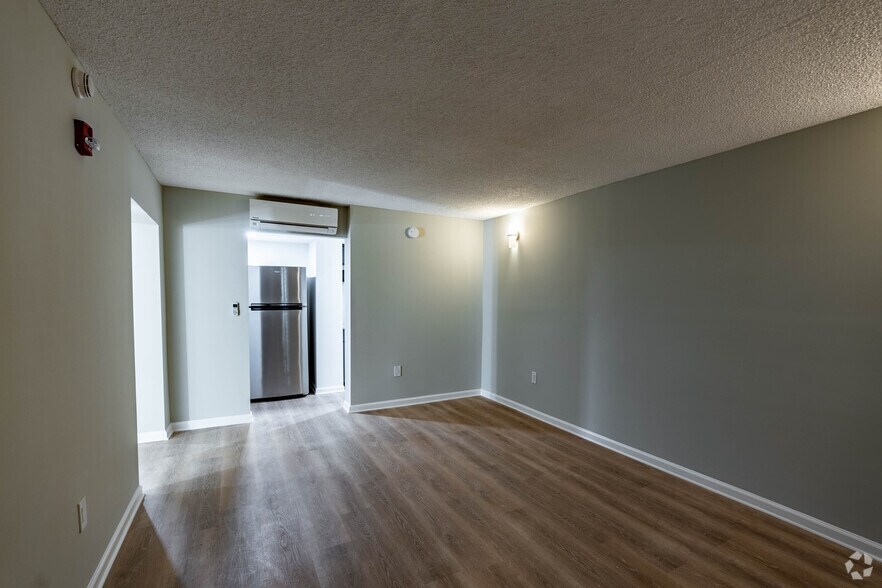 More Photos Of 803 N 2nd St, Clarksville Apartments For Lease