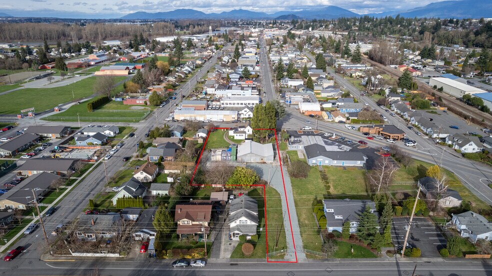 More Photos Of 1901 S 2nd St, Mount Vernon Flex For Sale