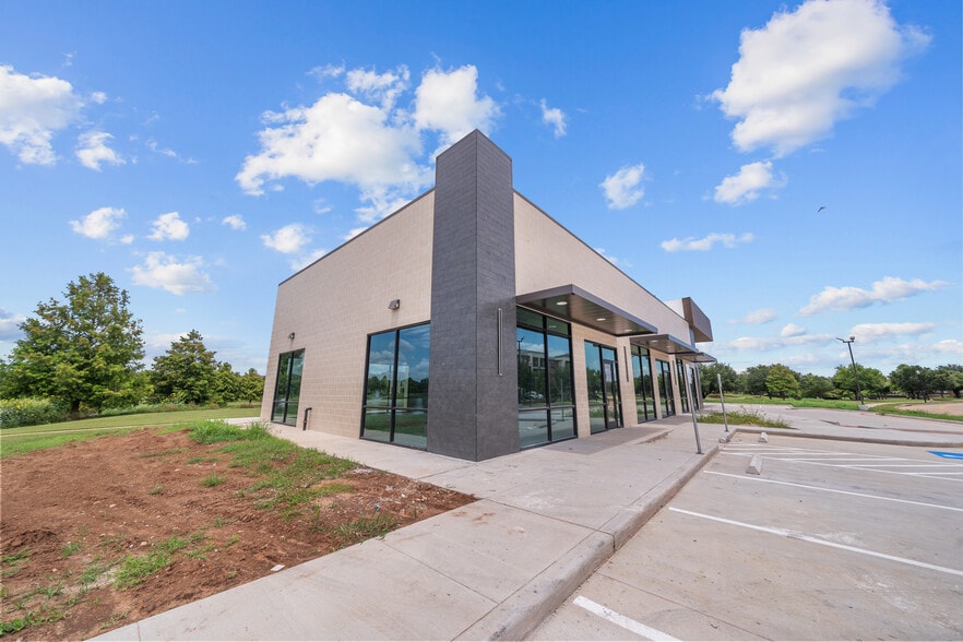 More Photos Of 7507 Branford Pl, Sugar Land Medical For Sale