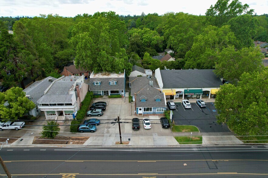 More Photos Of 3010 Freeport Blvd, Sacramento General Retail For Sale