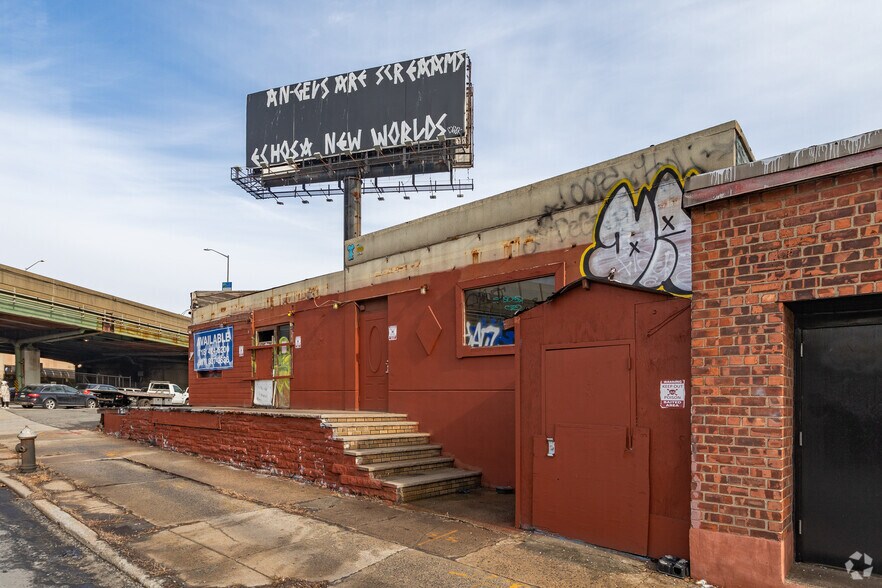 More Photos Of 58-06 Laurel Hill blvd, Woodside Flex For Lease