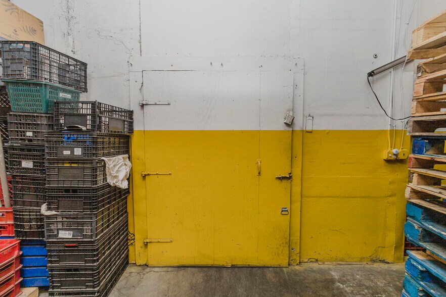 More Photos Of 925 E 19th St, Wichita Warehouse For Sale