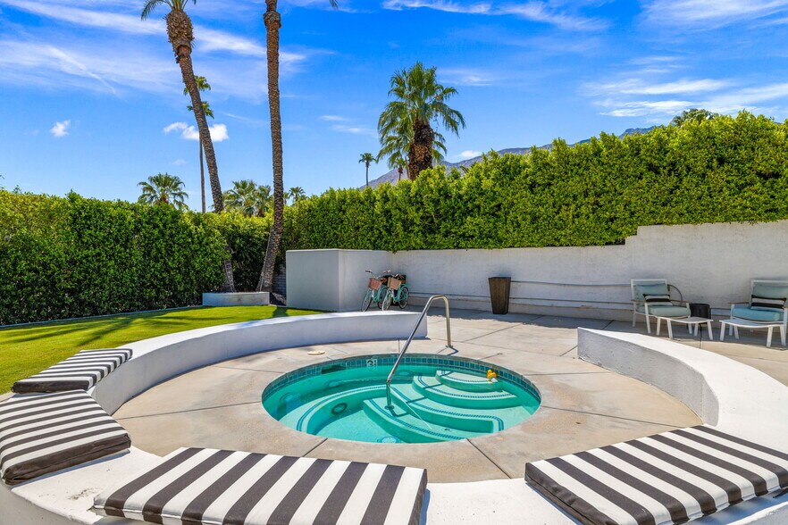 More Photos Of 120 W Vereda Sur, Palm Springs Hotel For Sale