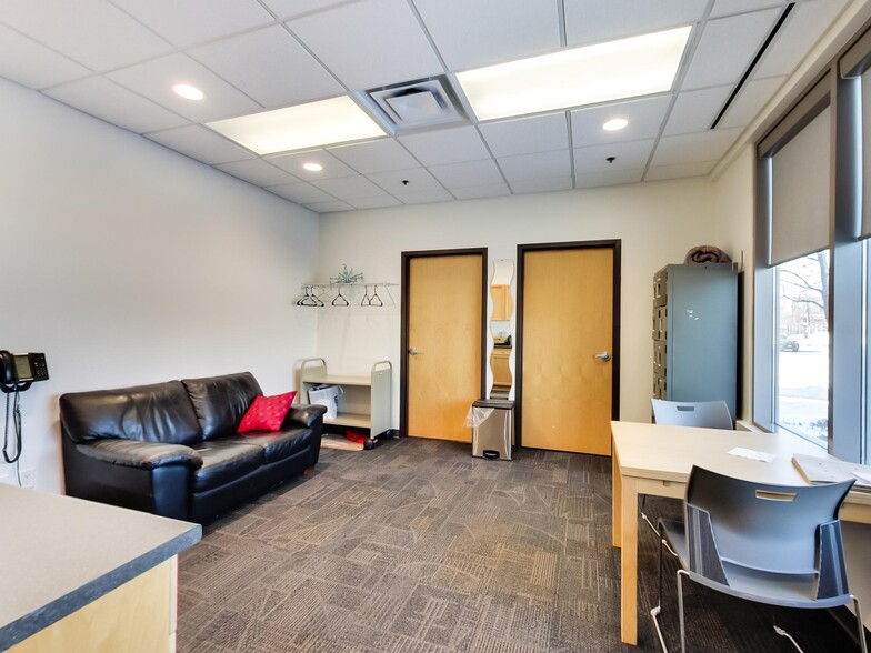 More Photos Of 540 Plains Rd E, Burlington Apartments For Sale