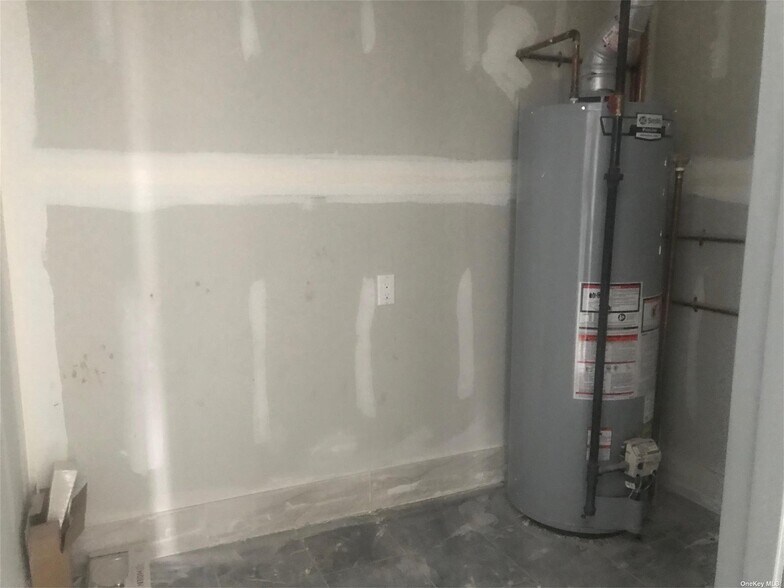 More Photos Of 5910 57th Rd, Maspeth Distribution For Sale