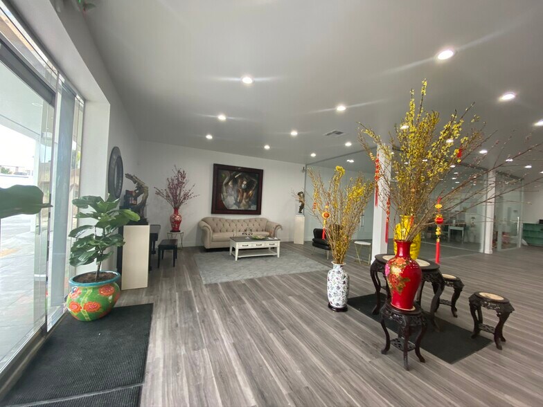 More Photos Of 12372 Garden Grove Blvd, Garden Grove Medical For Sale
