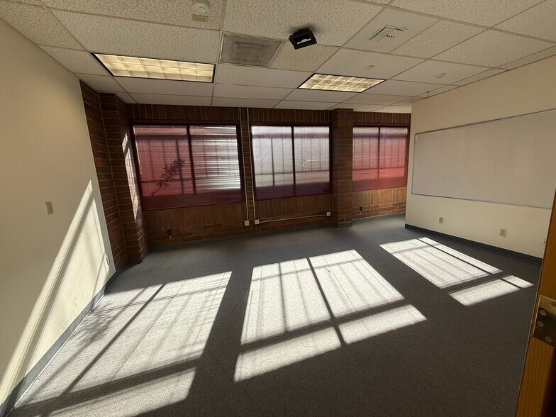 More Photos Of 4720 200th St SW, Lynnwood Office For Lease