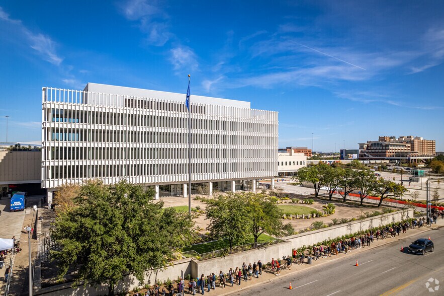 More Photos Of 401 Franklin St, Houston Coworking Space