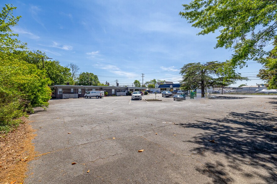 More Photos Of 201 S Weston St, Fountain Inn Office For Sale