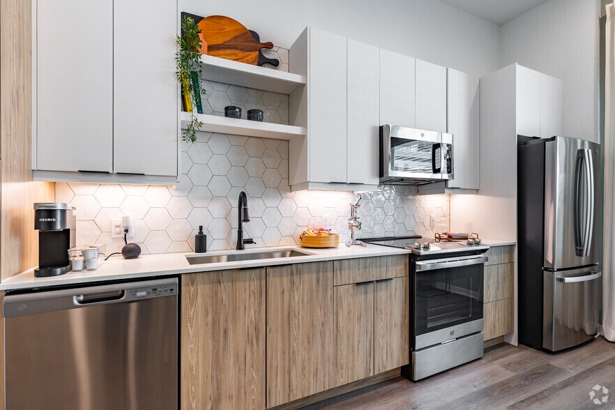 More Photos Of 1647 E Colonial Dr, Orlando Apartments For Sale