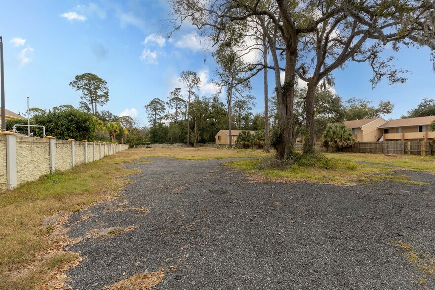 More Photos Of 5953 Roosevelt Blvd, Jacksonville Storefront Retail Office For Lease