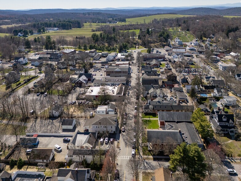 More Photos Of 3301 Franklin Ave, Millbrook General Retail For Sale