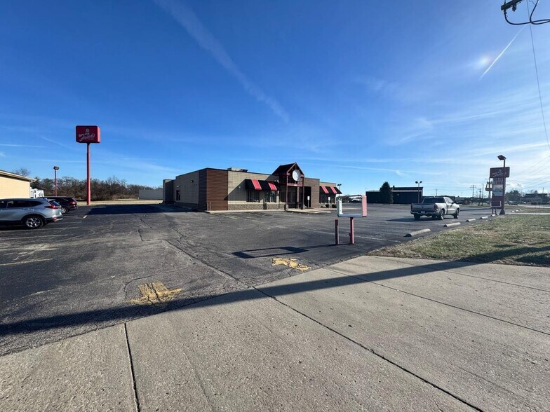 More Photos Of 1181 Stone Dr, Harrison Restaurant For Sale