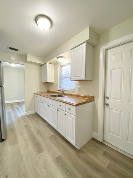 More Photos Of 531-539 New York Ave, Dunedin Apartments For Sale