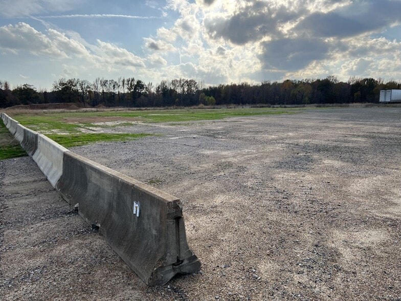More Photos Of 3949 W 70th St, Shreveport Land For Lease
