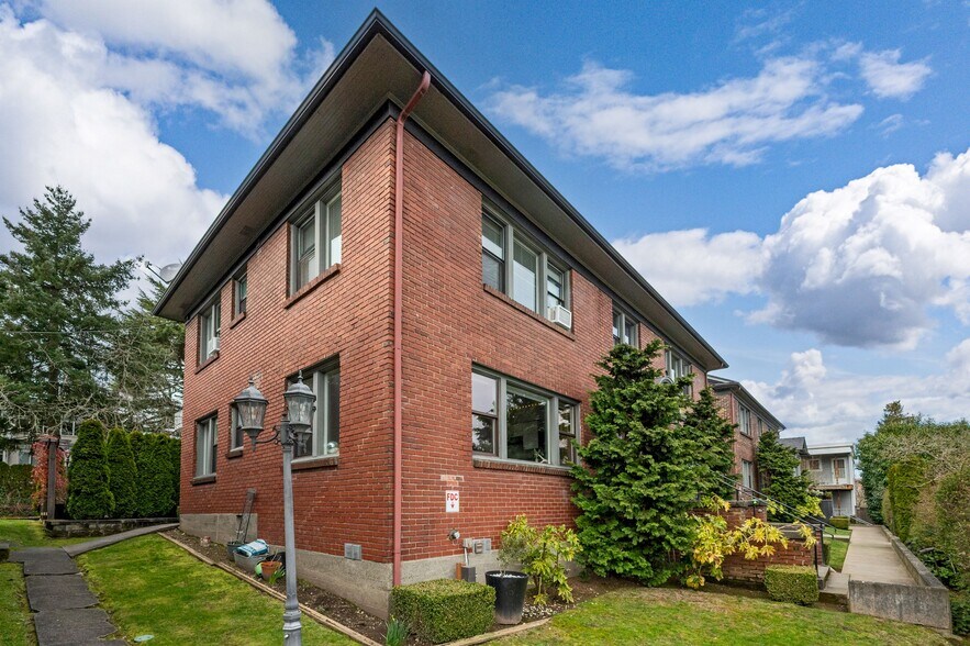 More Photos Of 109-115 30th Ave, Seattle Apartments For Sale