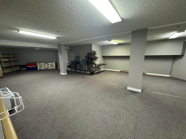 More Photos Of 725 Gibralter St, Norfolk Flex For Sale