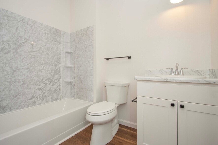 More Photos Of 1380 Lincoln Ave, San Rafael Apartments For Sale