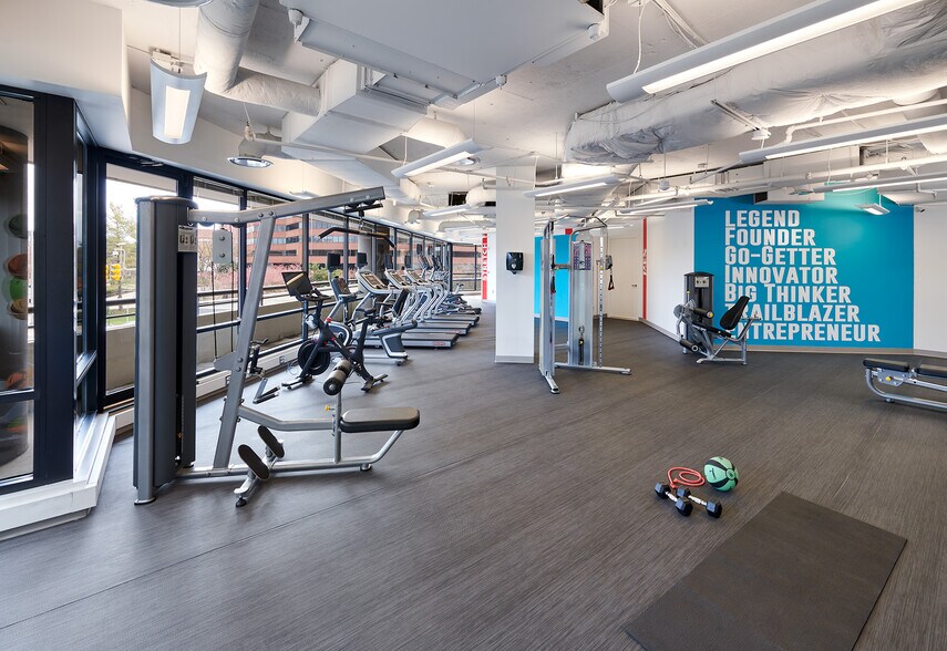 More Photos Of 1010 N Glebe Rd, Arlington Office For Lease