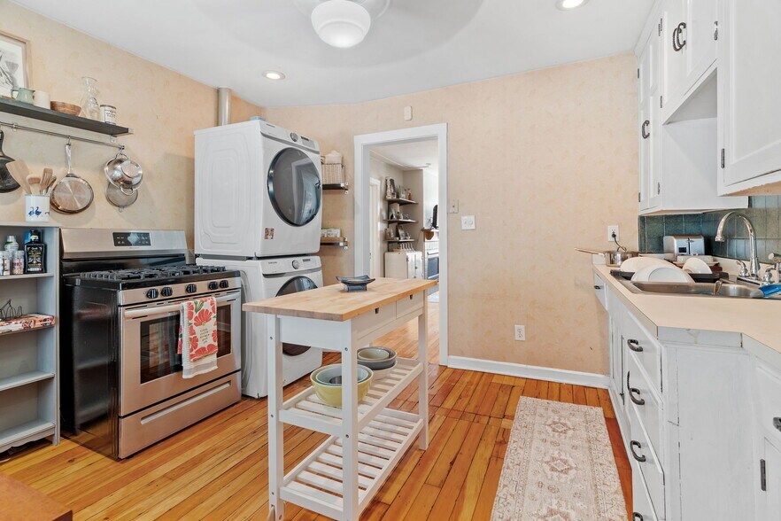 More Photos Of 1704 Jefferson St NE, Minneapolis Apartments For Sale