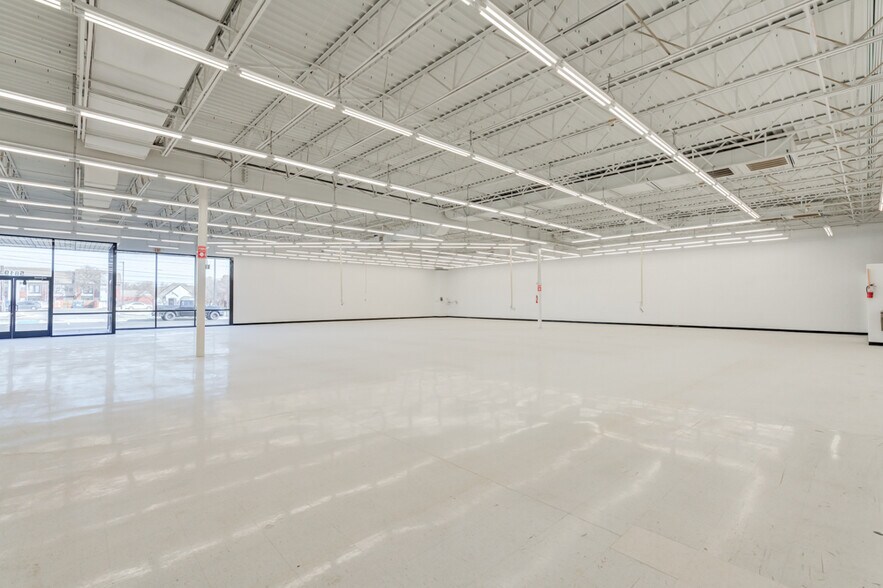 More Photos Of 5819 4th St, Lubbock Freestanding For Lease