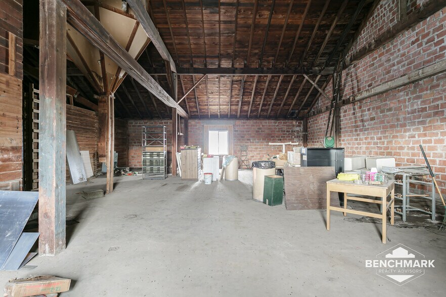 More Photos Of 4017 Railroad, Williamson Warehouse For Sale