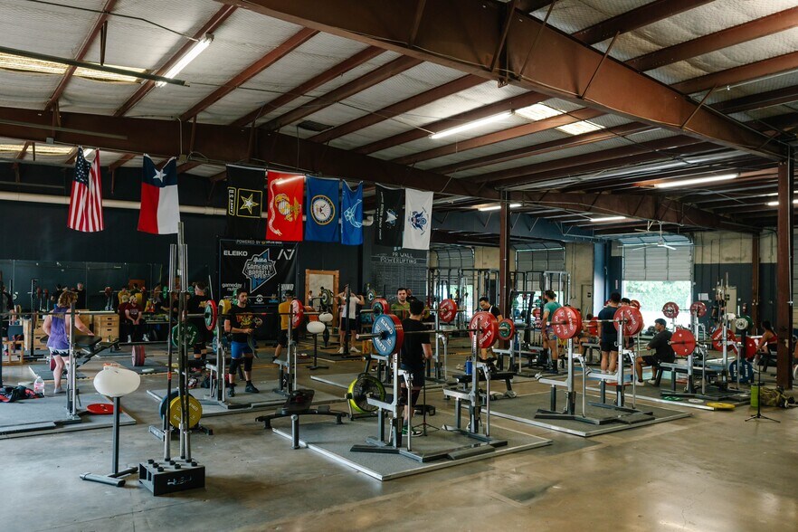 More Photos Of 1106 Smith Rd, Austin Warehouse For Lease