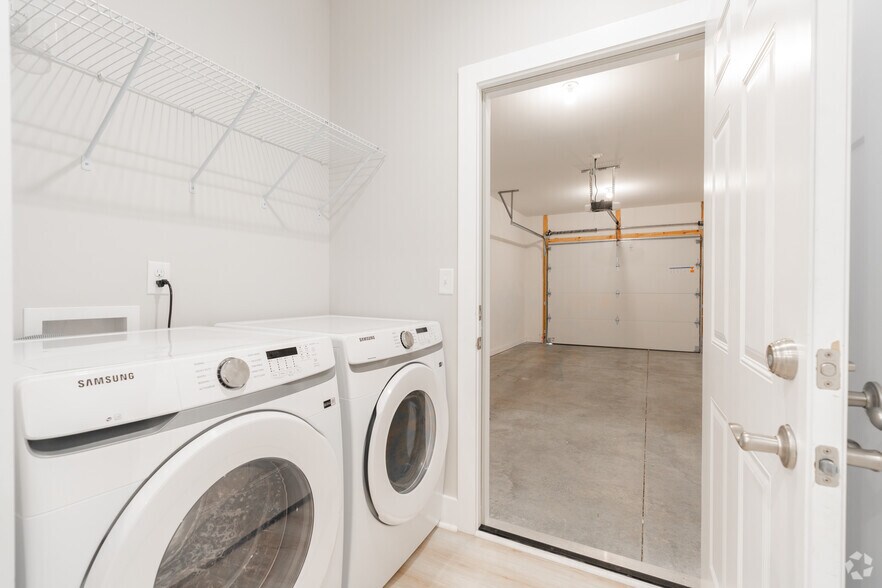 More Photos Of 4808 Old Tyme Court, Evansville Apartments For Sale