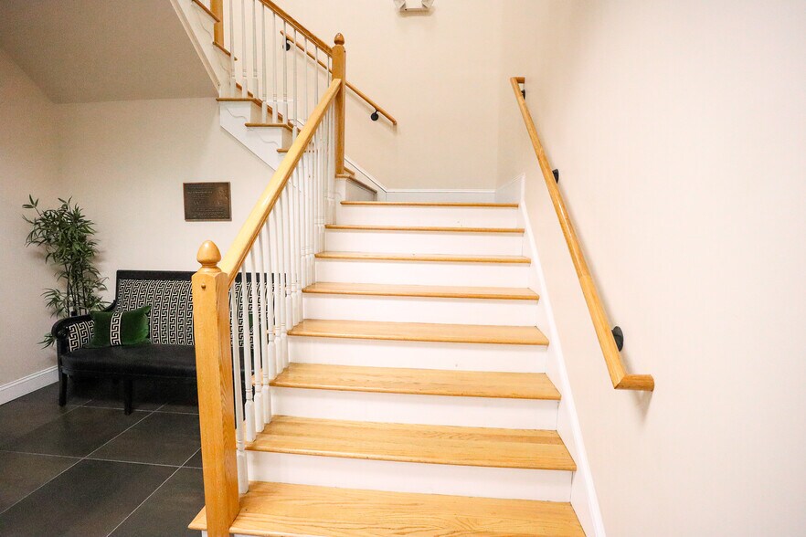 More Photos Of 901 Old Trolley Rd, Summerville Medical For Lease