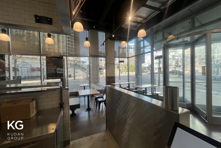 More Photos Of 900-950 Church St, Evanston Storefront For Lease