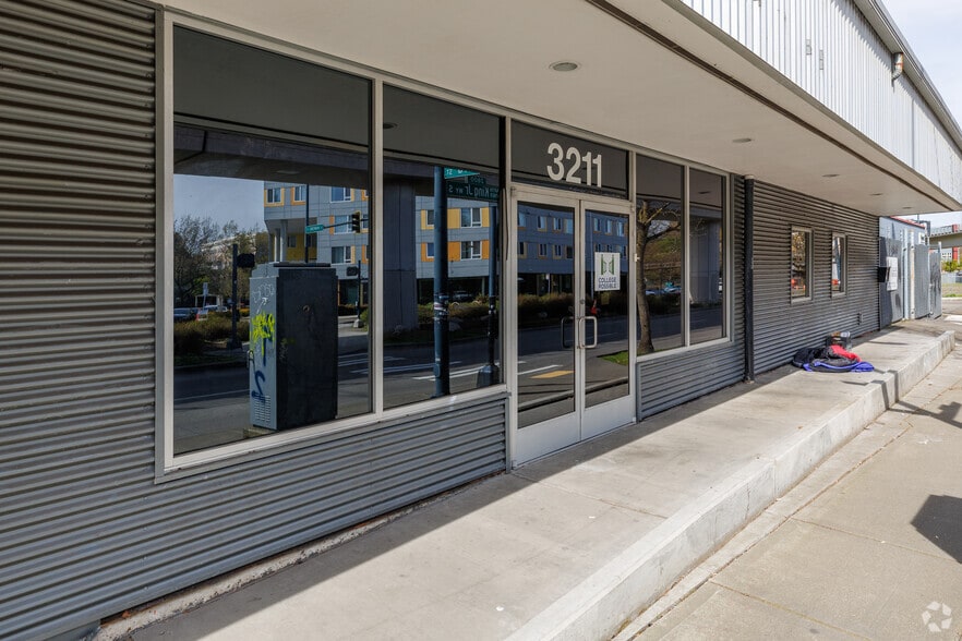 More Photos Of 3211 Martin Luther King Jr Way S, Seattle Warehouse For Sale