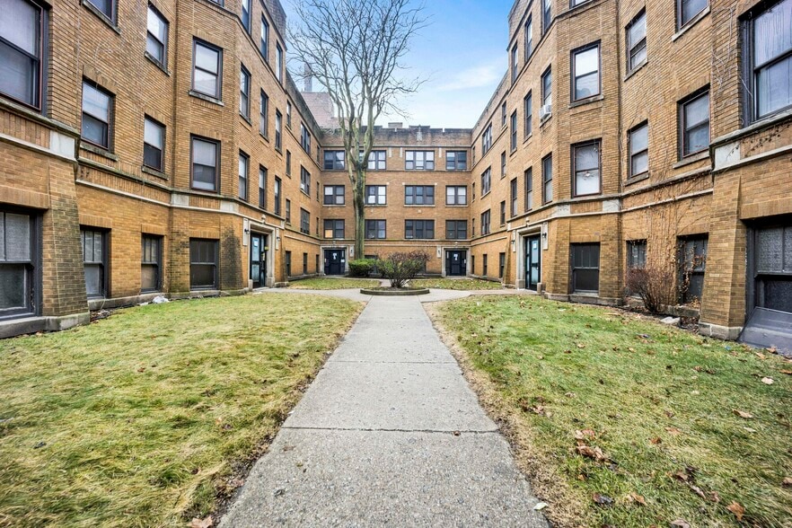 More Photos Of 6920-6930 S Oglesby Ave, Chicago Apartments For Sale