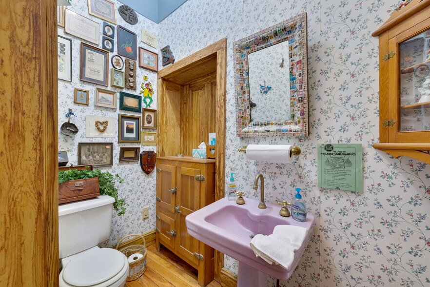 More Photos Of 146 S 3rd St, Ste Genevieve Hospitality For Sale