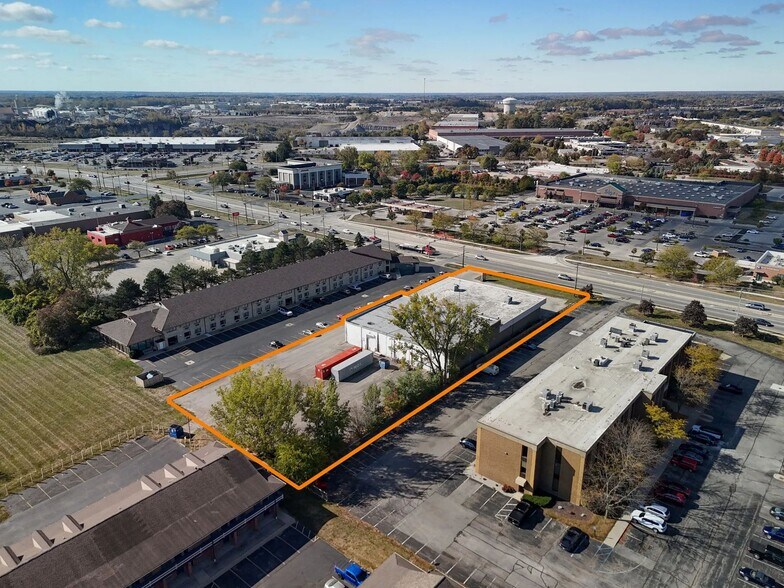 More Photos Of 1436 Reynolds Rd, Maumee Freestanding For Sale