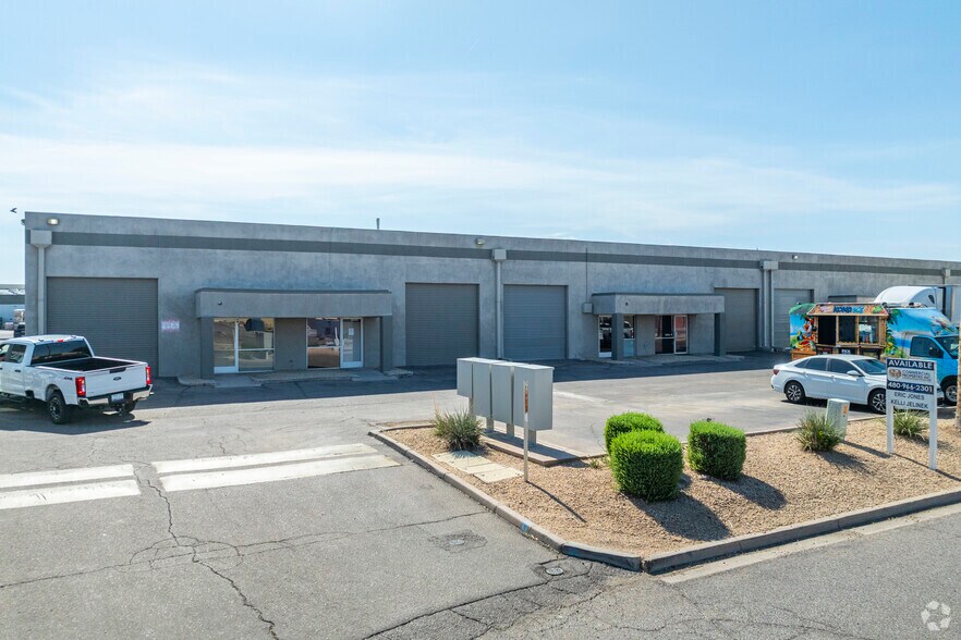 More Photos Of 1826 W Broadway Rd, Mesa Warehouse For Lease