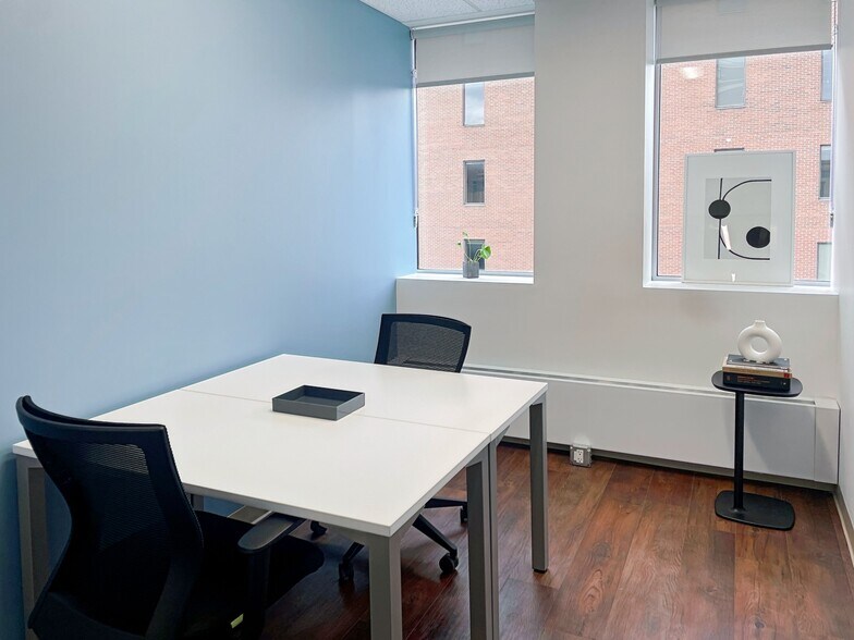 More Photos Of 396 Cooper St, Ottawa Office For Lease