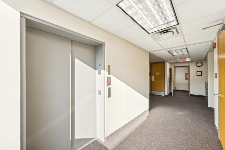 More Photos Of 2304 Park Ave, Minneapolis Medical For Sale