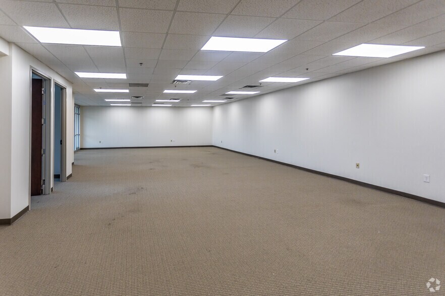 More Photos Of 3175 Lenox Park Blvd, Memphis Office For Lease