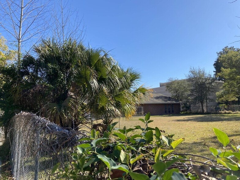 More Photos Of 856 Margaret St, Jacksonville Religious Facility For Sale