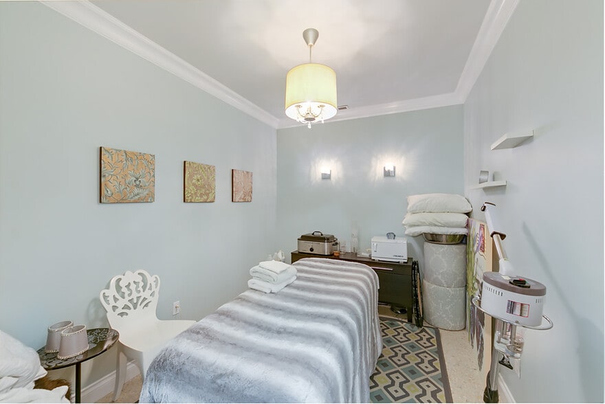 More Photos Of 407 W Galer St, Seattle Freestanding For Sale