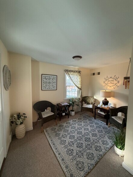 More Photos Of 381 Hubbard St, Glastonbury Loft Creative Space For Lease