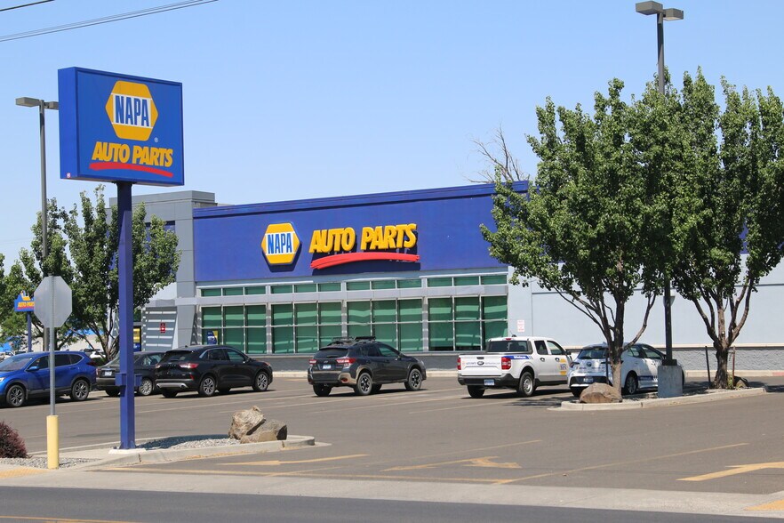 More Photos Of 144 SW 20th St, Pendleton Drugstore For Sale