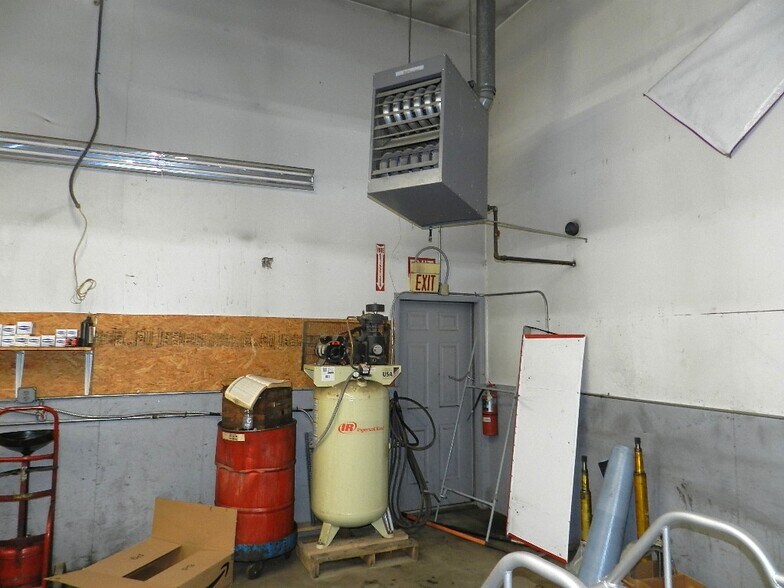 More Photos Of 1641 E Main St, Niles Manufacturing For Sale